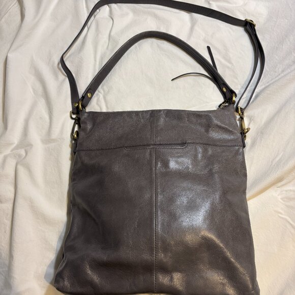 Hobo Liberty Convertible Bucket Bag in Graphite - Picture 4 of 7